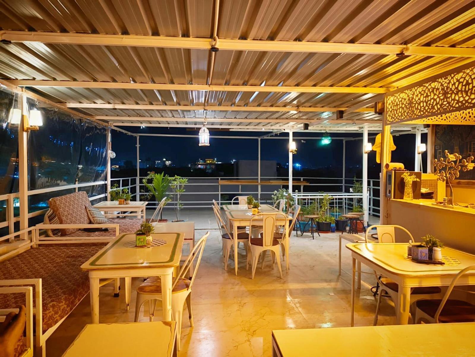 Rising Shemesh Home Stay Udaipur Extérieur photo