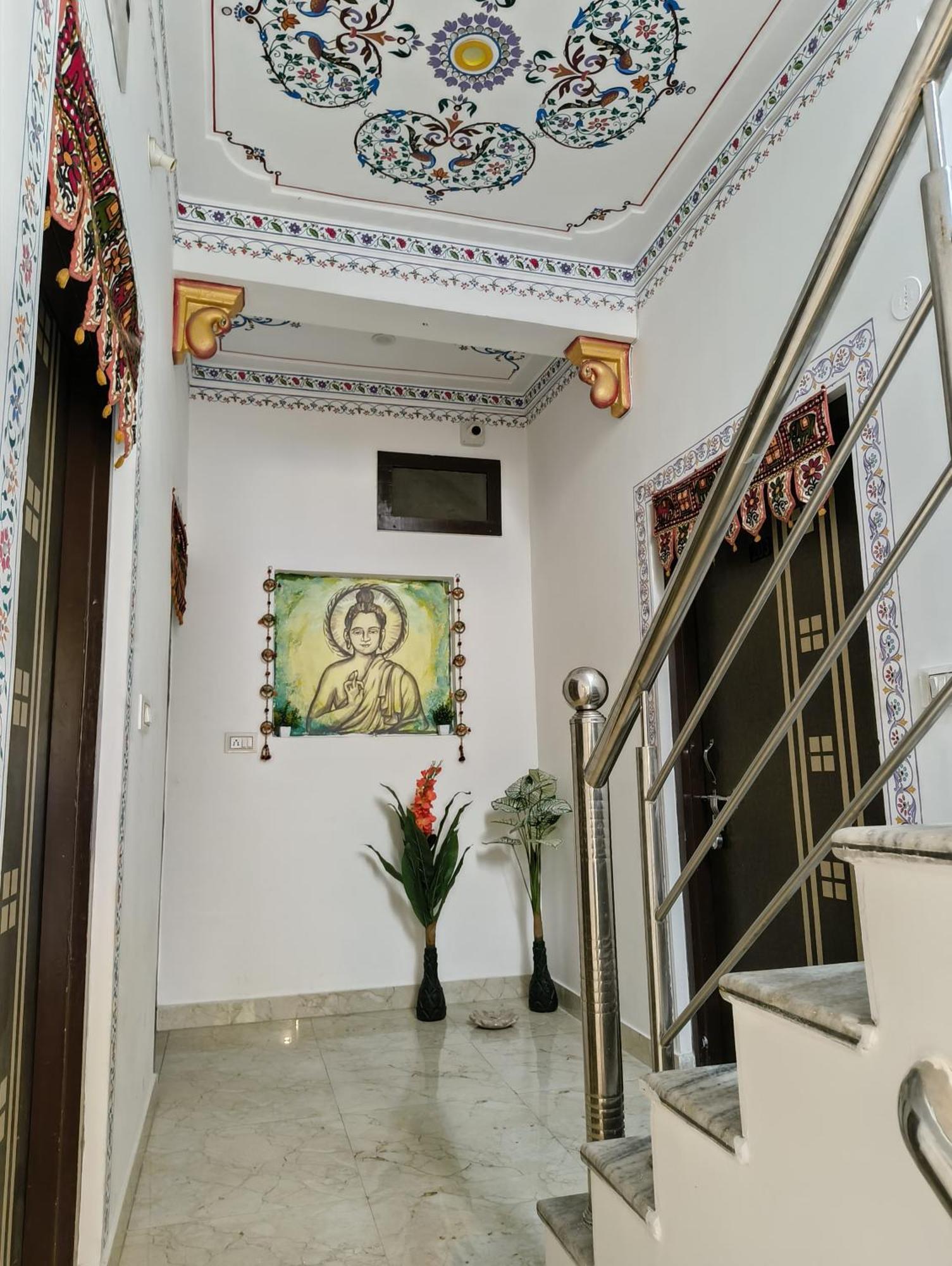 Rising Shemesh Home Stay Udaipur Extérieur photo