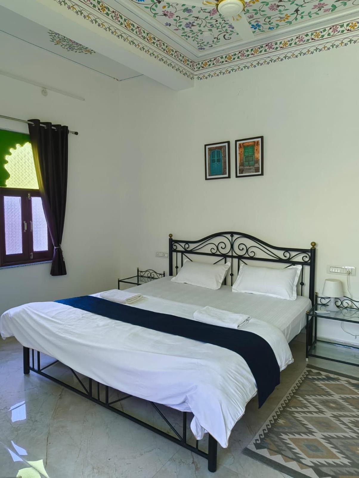 Rising Shemesh Home Stay Udaipur Extérieur photo