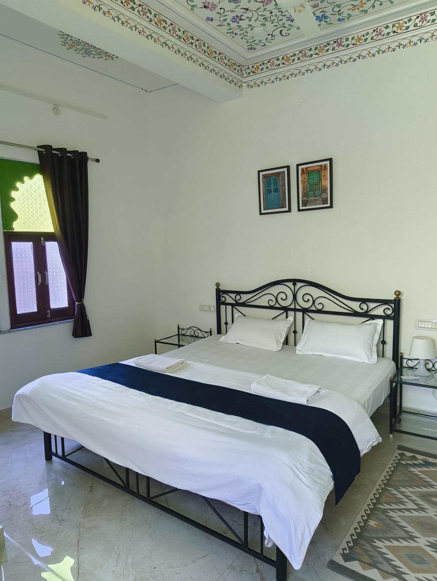 Rising Shemesh Home Stay Udaipur Extérieur photo