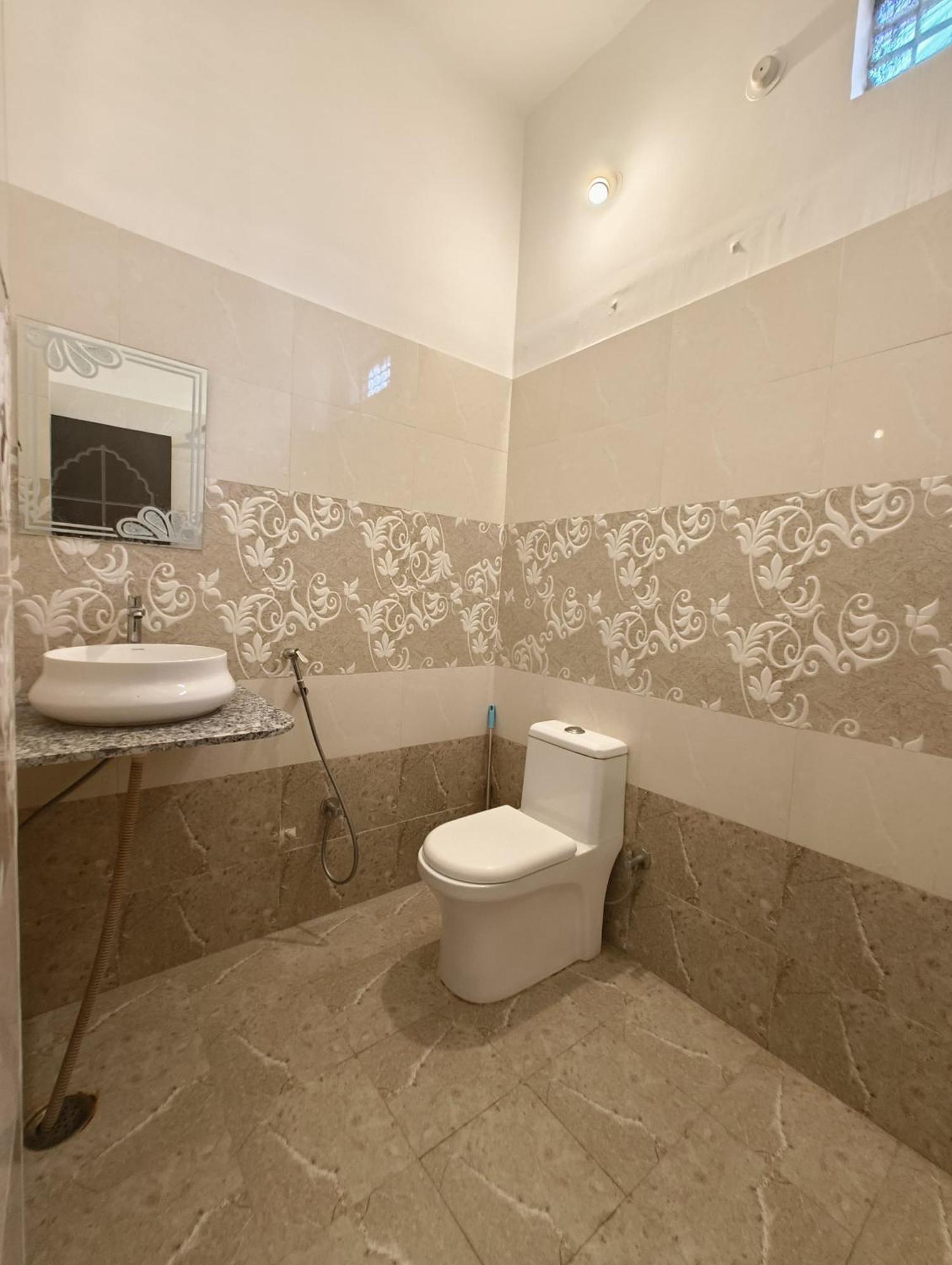 Rising Shemesh Home Stay Udaipur Extérieur photo